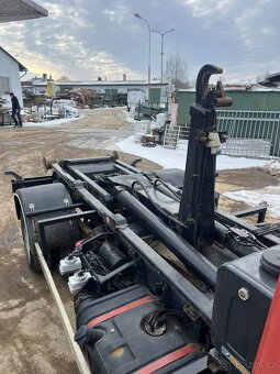 Iveco ML 80 E kontejnér - 8