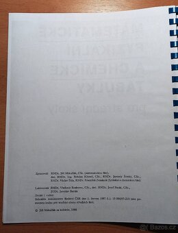 Učebnice chemie a angličtiny - 8