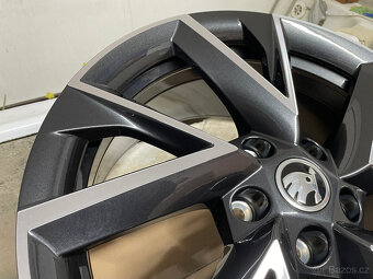 ALU R18 NOVÉ ŠKODA SUPERB III typ VELA Black 8x18 ET44 - 8