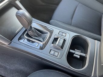 SUBARU OUTBACK 2,5 benzín - 8
