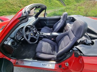 Mazda MX-5 ve verzi NA - 8