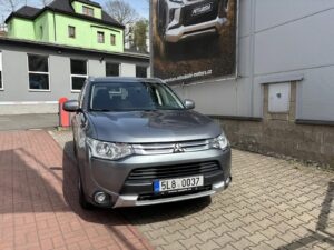 Mitsubishi Outlander - 8