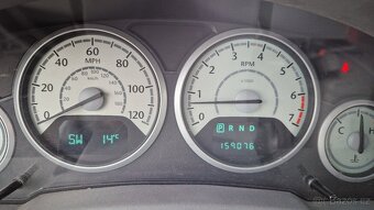 Chrysler Voyager Town Country 3,3 - 8