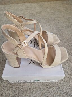 Páskové boty na podpadku vel. 41 - 8