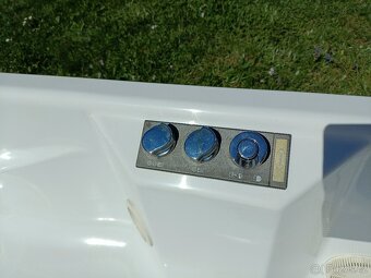 MASÁŽNÍ VANA org.JACUZZI - 8