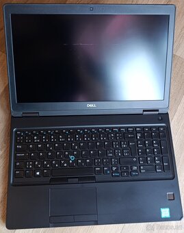 Dell 5590/15,6“/I5 8350U/SSD NVMe 256GB/RAM16GB/NOVÁ BAT. - 8