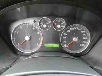 FORD FOCUS 1.6 16V FUN 3DV - 8