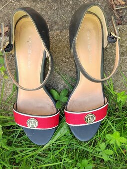 Boty Tommy Hilfiger č. 40 na vyšší platformě - 8