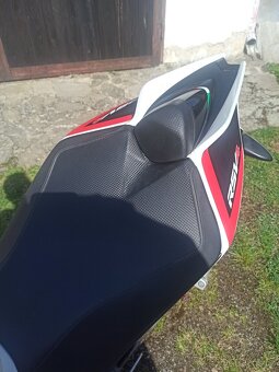 Aprilia RSV4 APRC - 8