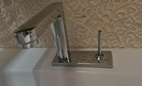 Umyvadlo - krásné designové s baterií - odpad uprostřed - 8