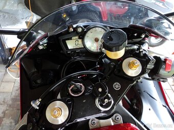 Yamaha YZE R6 - 8
