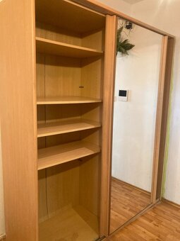 Zrcadlova skrin posuvna soupaci drevena buk 180 - 8