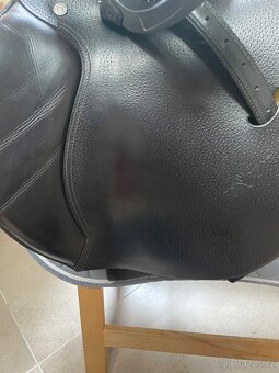 HNEDE SKOKOVE KONTAKTNI SEDLO EQUIPE EMPORIO POSEDLI 17,5/2 - 8