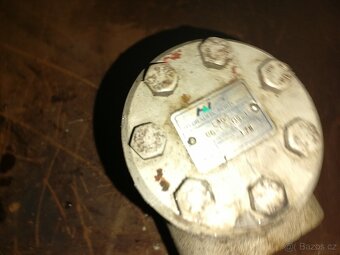 Prodám  náhradní díly na DESTA DVHM 2522-3222LX: Diferenciál - 8