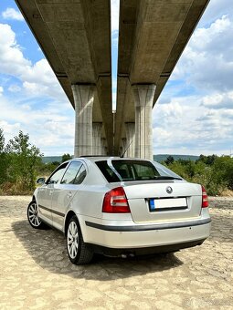 Škoda Octavia 2, 2.0 TDI PD DSG Elegance 103kW - 8