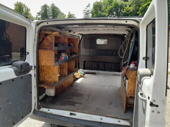 Prodám Ford Transit 2,2 TDCi 350 střední rozvor, 2x šoupačky - 8