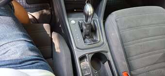 Prodám VW TOURAN 1,5 TSI, DSG, ČR,1.majitel - 8