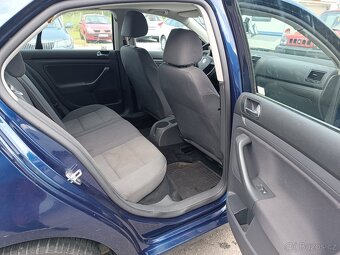 Volkswagen Jetta - 8