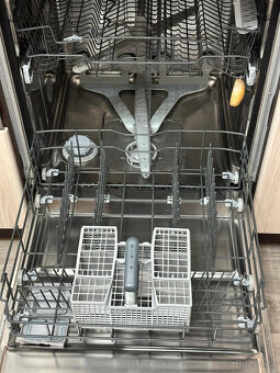 Whirlpool Myčka nádobí vestavná ADG 8372/1 IX - 8