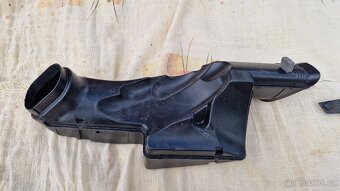 Prodám nahradní díly na Suzuki GSX-R 750 K7 - 8