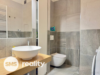 Pronájem světlého bytu 2+kk s výhledem na Central park, Bran - 8