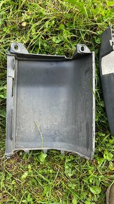 VW T5 zadní levý plast pod lampu - 8