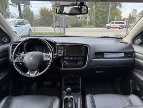 Mitsubishi Outlander, 2.2 Di-D 4x4 Automat,7.míst - 8