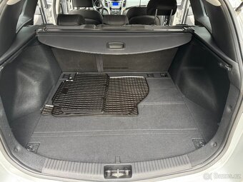 Hyundai i30 combi 1.6, benzín, 88 kW, 124 tis. km, stříbrná - 8