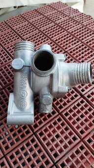 Domek termostatu motor M20 - 8