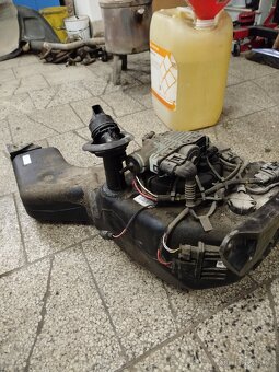 VW Sharan 2,0 TDI díly - 8