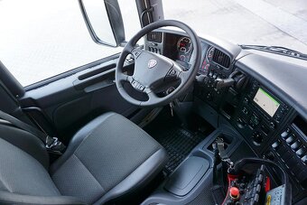 Scania P250 4x2 - valník s hydraulickou rukou Palfinger - 8