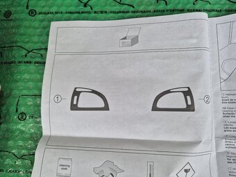 ozdobný dekor výdechů palubní desky Citroen C5 942547 , 9425 - 8