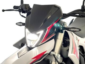 Yuki 125i SE - 8