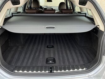 BMW 318D G21 - 8