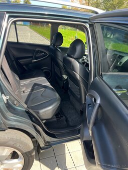 TOYOTA RAV4 2.2D 130kw bez koroze - 8