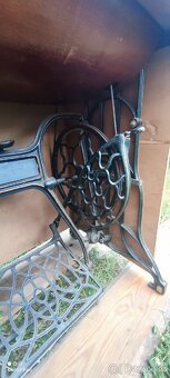 Retro šicí stroj - 8