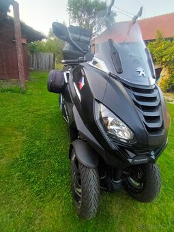 PEUGEOT METROPOLIS - 8