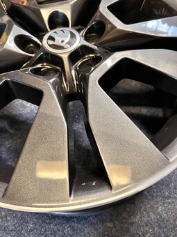 5x112 R17 Škoda Yeti originál alu disky - TOP - 8