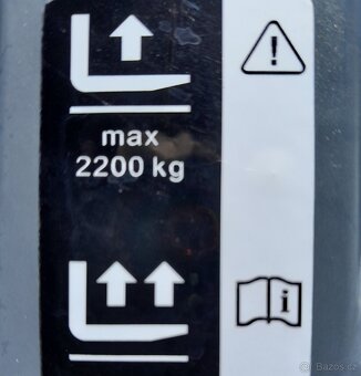 Prodám paletový vozík (paleťák) – nosnost 2200 kg - 8