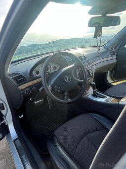 Mercedes-Benz E320 - 8