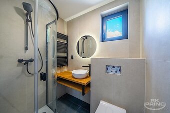 Prodej rodinný dům 4+kk, na pozemku 248 m2, Chrášťany, Český - 8