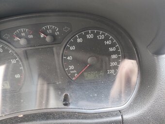 VW POLO 9N - 8