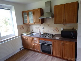 Rodinný dům 4+1 se zahradou o rozloze 2200 m² – Šidlov - 8