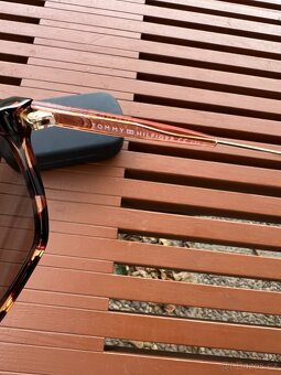 Sluneční brýle Tommy Hilfiger - 8