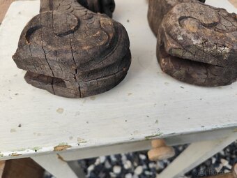 Starožitné vyrezávané konzoly - 8