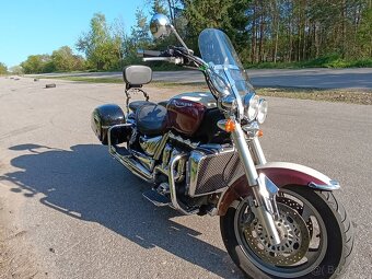 Triumph Rocket III Classic - 8