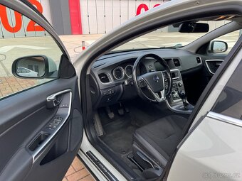 Volvo S60 2012 D3 Momentum - 8