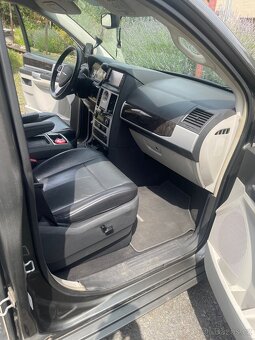 Chrysler Grand Voyager 2.8 CRD – 2010 - 8