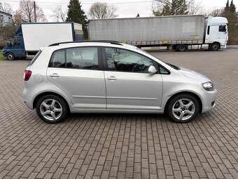 Volkswagen Golf Plus 1.6 TDI 2009 manuál - 8