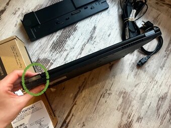 Fujitsu Lifebook U747, černý 14’ - 8